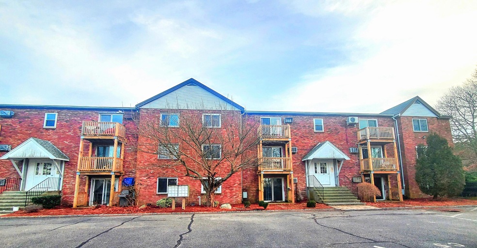 90 Sandwich Rd unit 6C, Buzzards Bay, MA 02532 - photo 1