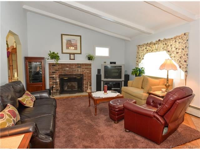 37 Pepper Tree Hill Ln, Southbury, CT 06488 - photo 1