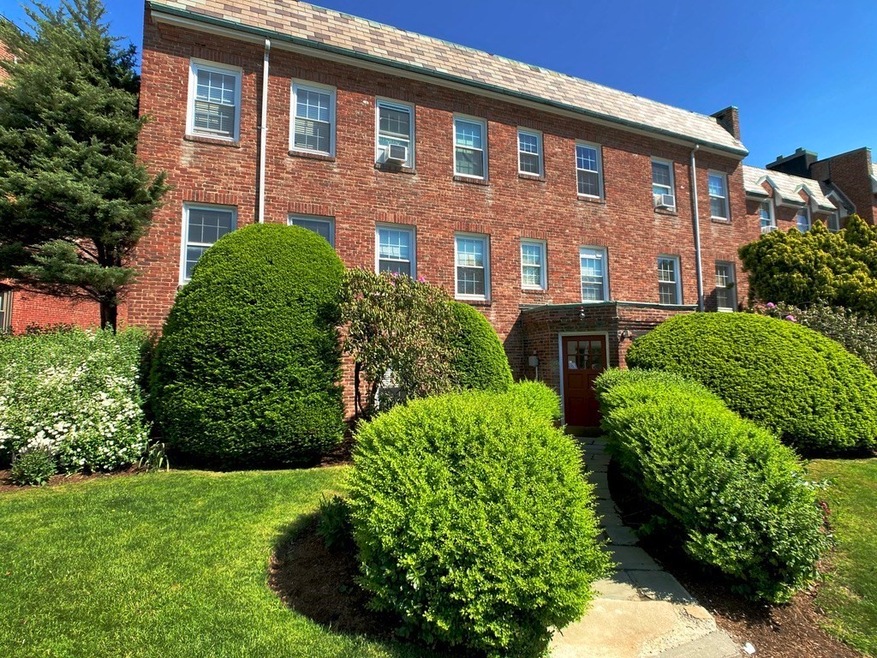 39 Commonwealth Ave unit 33, Chestnut Hill, MA 02467 - photo 1