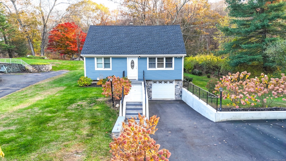 Under Contract $495,000 • Co-Listing Agent