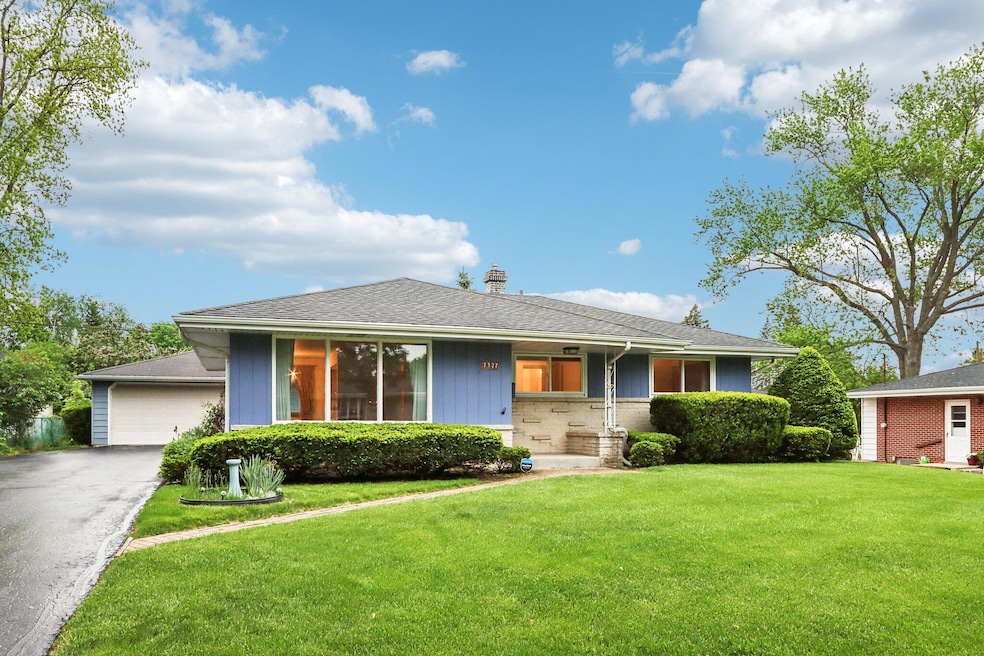 3-web-or-mls-Endicott Ave-3105-003