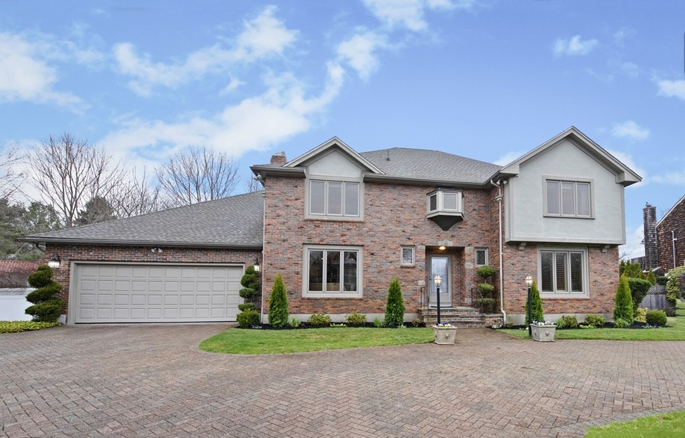 34 Phillips Beach Ave, Swampscott, MA 01907 - photo 1