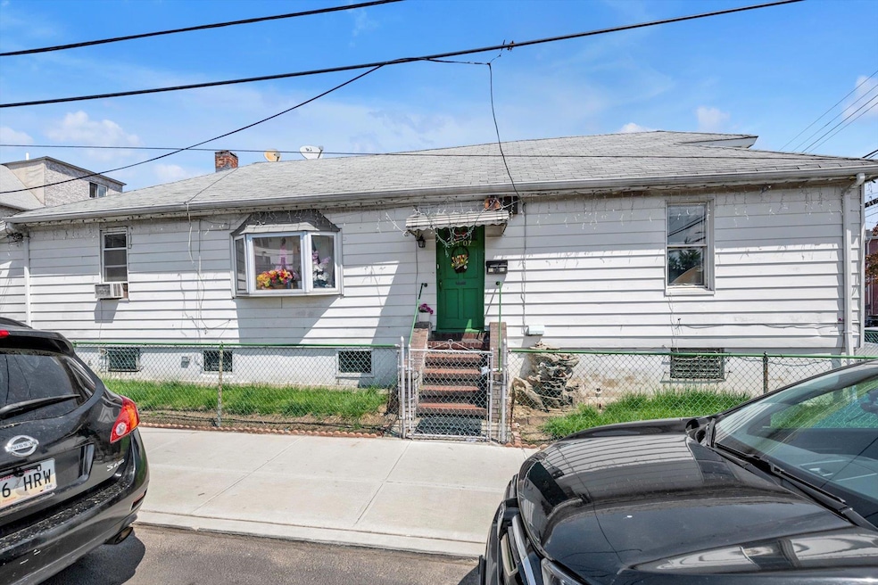 77-01 45th Ave, Flushing, NY 11373 - photo 1