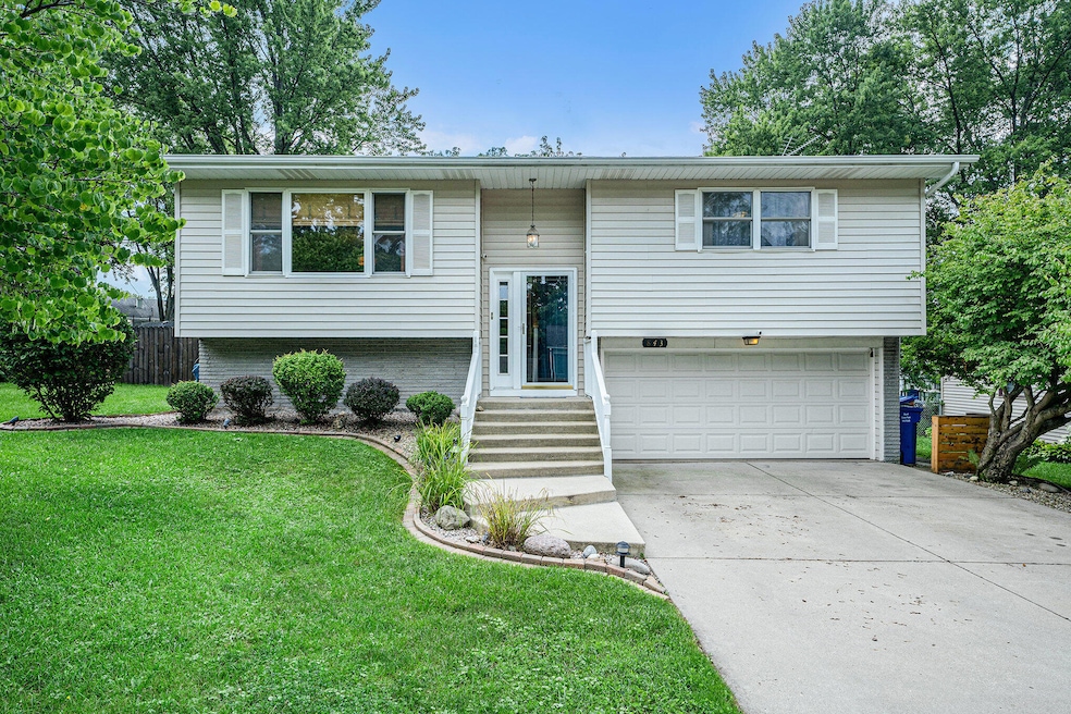 843 Carol Dr, Crown Point, IN 46307 - photo 1