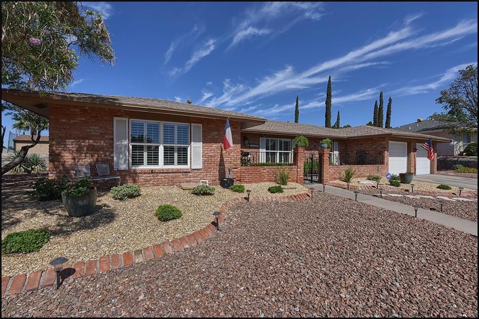 10834 Vista Lomas Dr, El Paso, TX 79935 - photo 1