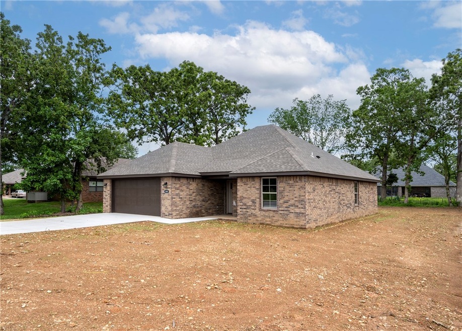 500 Pioneer Ln, Gentry, AR 72734 - photo 1