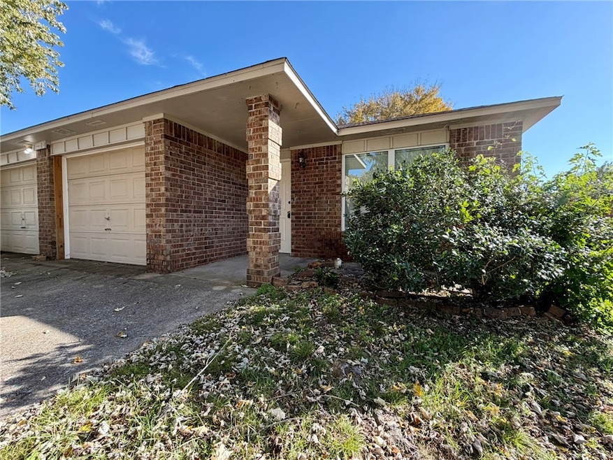 5905 Sara St, Fayetteville, AR 72704 - photo 1