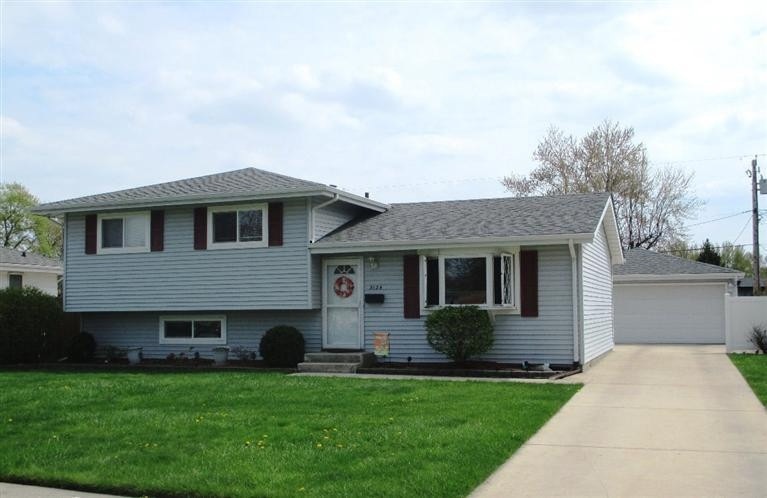 3124 99th St, Highland, IN 46322 - photo 1