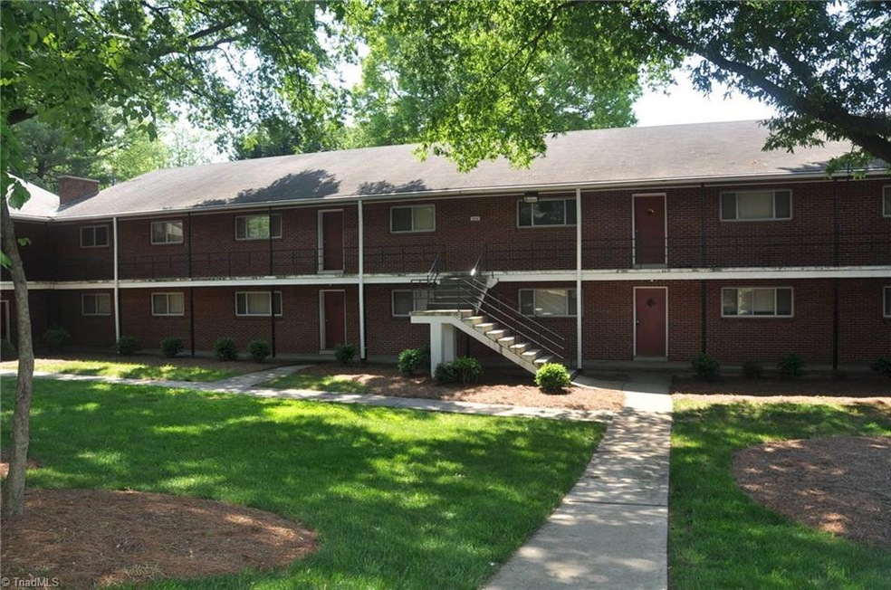 1608 W Northwest Blvd unit E, Winston Salem, NC 27104 - photo 1