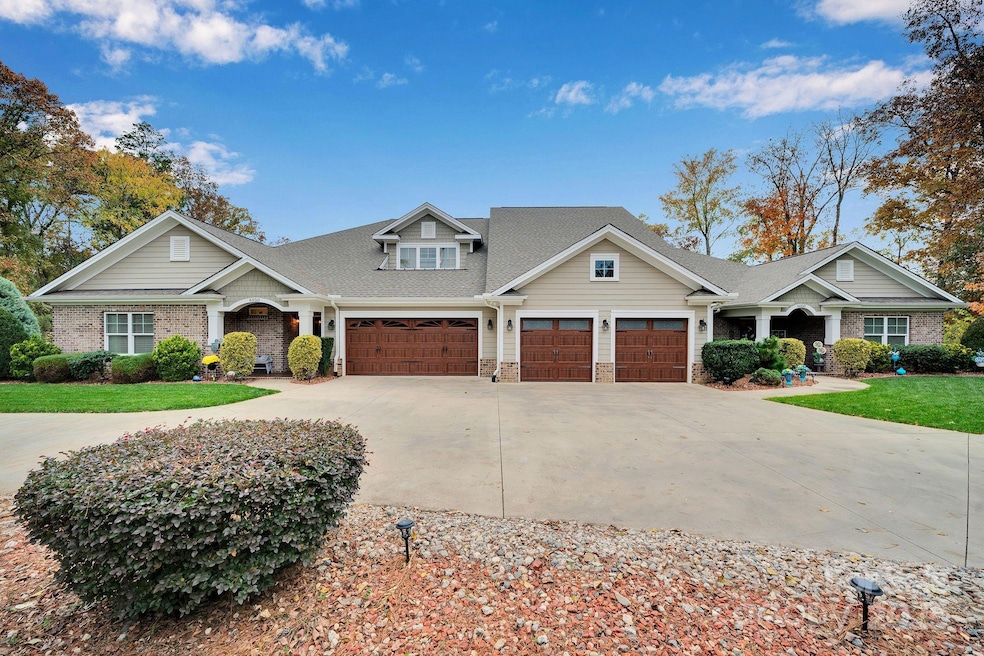 Pending $1,350,000 • Co-Listing Agent