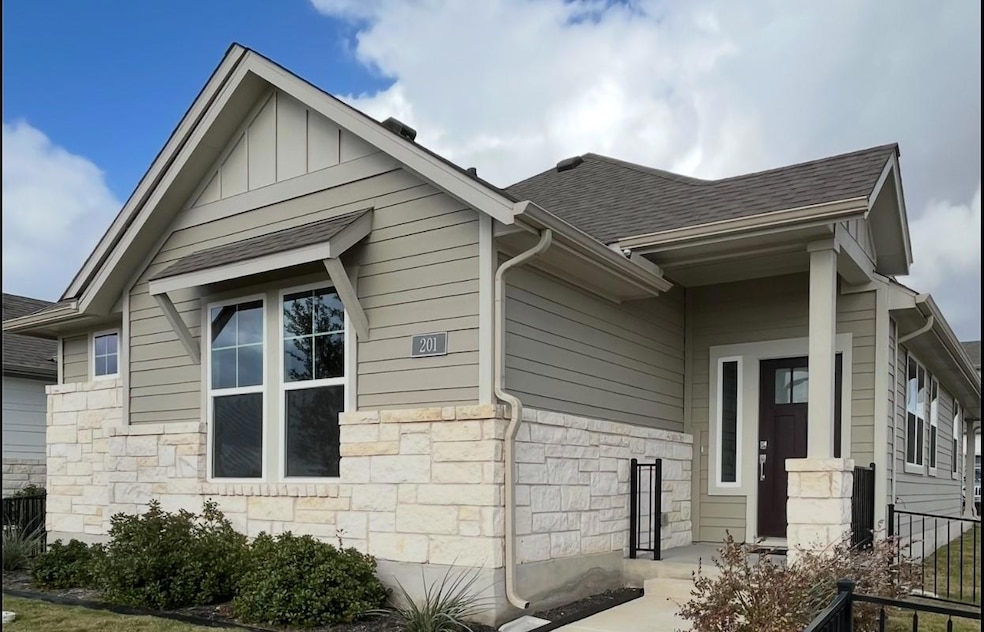 201 Pinnacle Ln unit 105, Niederwald, TX 78640 - photo 1