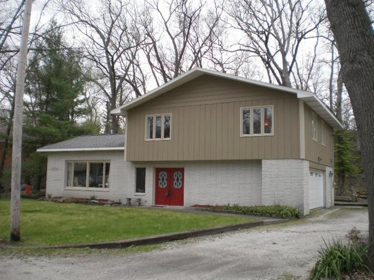 124 Lindenwood Dr, Michigan City, IN 46360 - photo 1