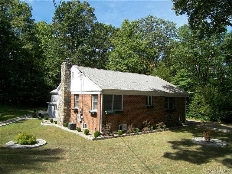 39 Shawnee Rd, Putnam Valley, NY 10579 - photo 1