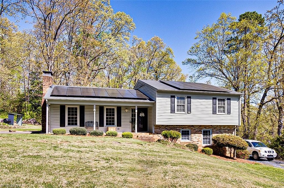 917 Greystone Rd, Asheboro, NC 27203 - photo 1