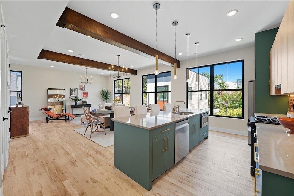 For Sale $779,100 • Co-Listing Agent