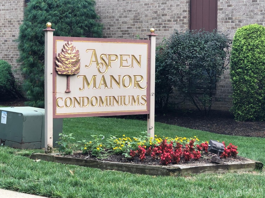 B Powderhorn Ct, Woodbridge Proper, NJ 07095 - photo 1