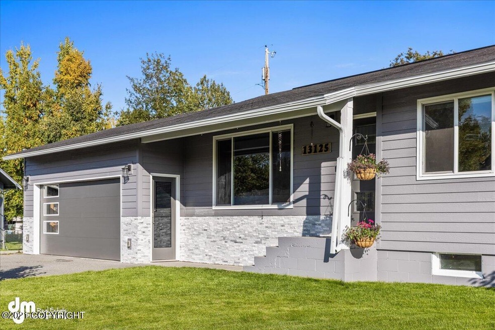 03-Exterior Front-ELKO1369