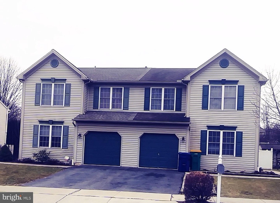 125 Bainbridge Cir, Reading, PA 19608 - photo 1