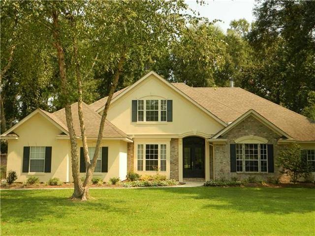 Facade/Exterior Front. Gorgeous 4 bedroom home in