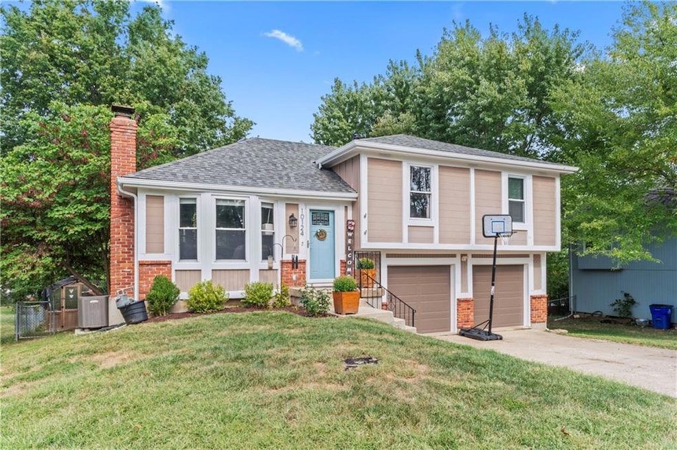 10124 W 49th Place, Shawnee, KS 66203 - photo 1