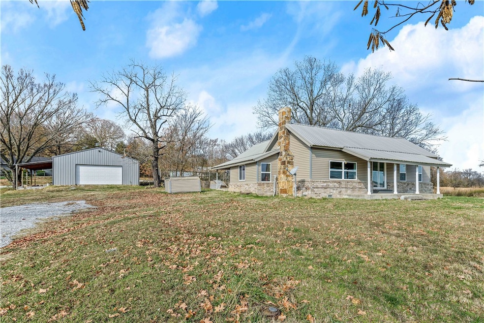 10059 N Highway 16, Elkins, AR 72727 - photo 1