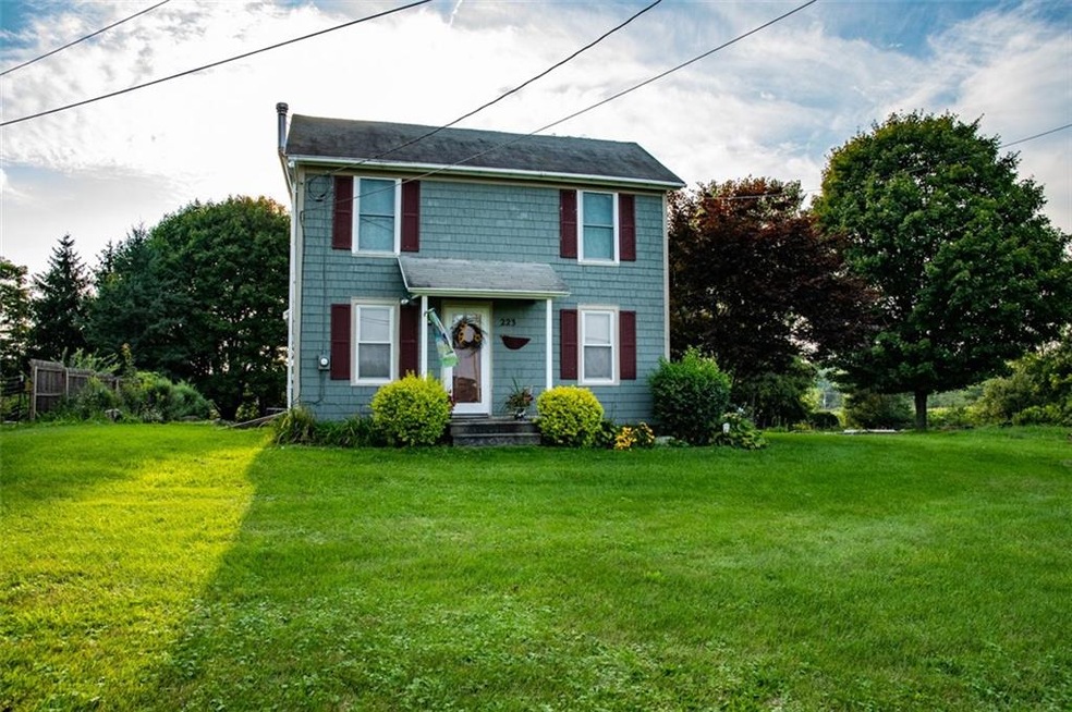 Welcome to 223 Vienna Road, Newark - your own litt