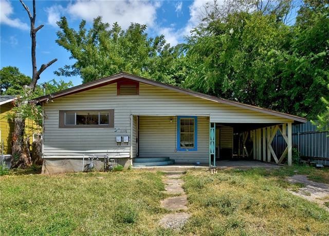 Welcome to 2208 E 18th #A! So much potential! Brin