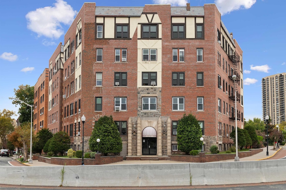 7435 Blvd E unit 43, North Bergen, NJ 07047 - photo 1