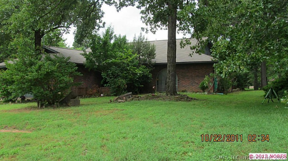 Three Bedroom Brick home on 1/2 acre lot, 2 bathro