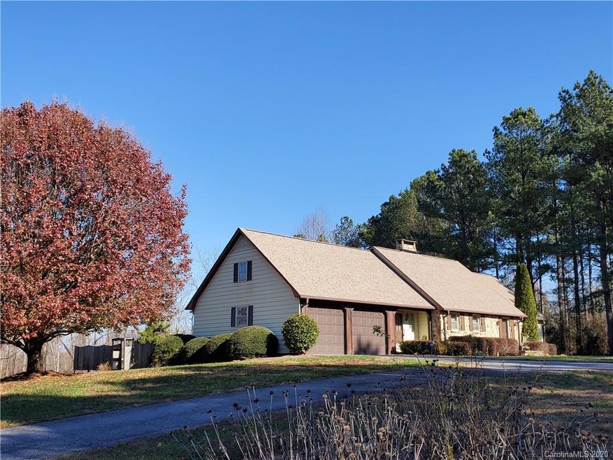 129 Millerwood Ln, Statesville, NC 28625 - photo 1