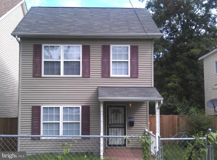 4802 Sheriff Rd NE, Washington, DC 20019 - photo 1