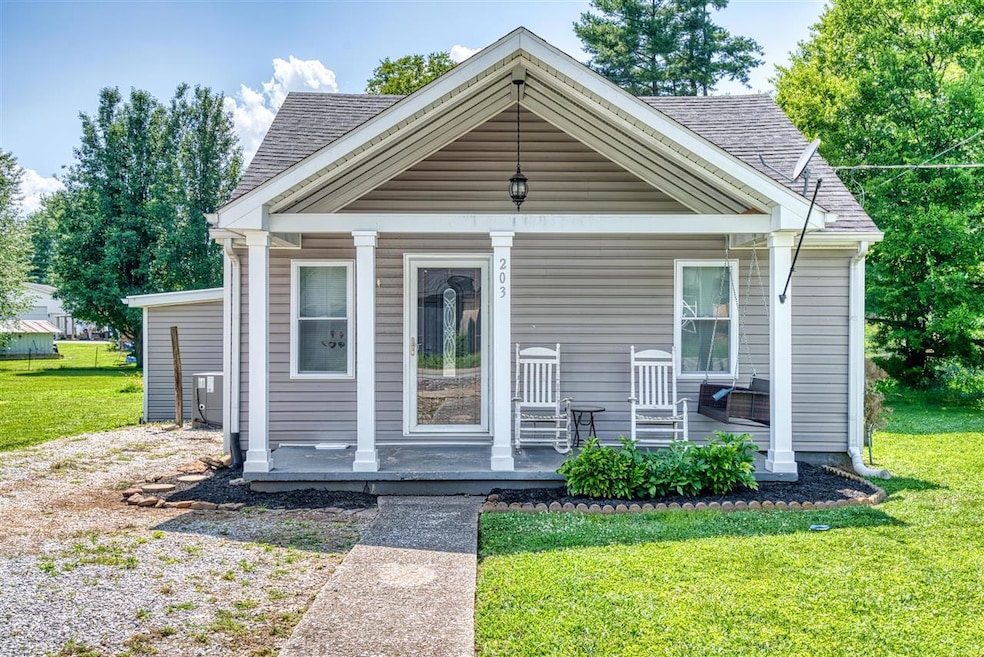 203 Wilson Ave, Auburn, KY 42206 - photo 1