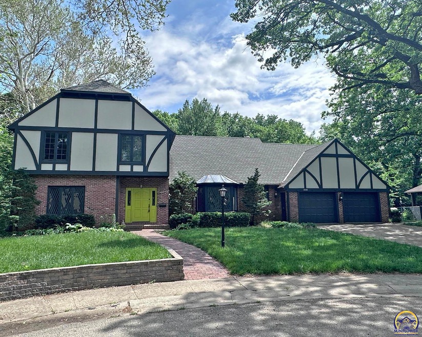 2609 SW Randolph Ct, Topeka, KS 66611 - photo 1