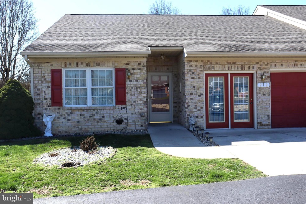 212 Sunbrook Ln unit 146, Hagerstown, MD 21742 - photo 1