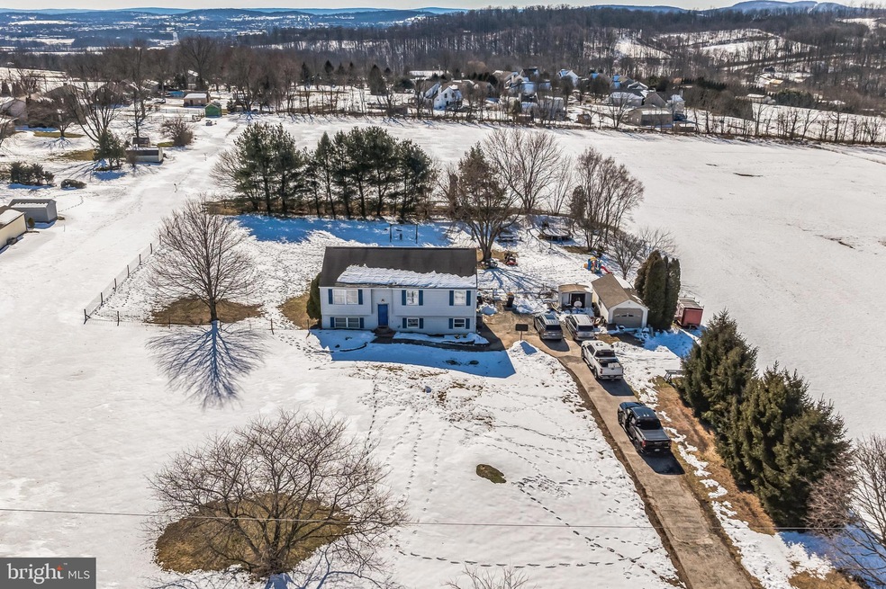 2 Wilt Rd, Bechtelsville, PA 19505 - photo 1