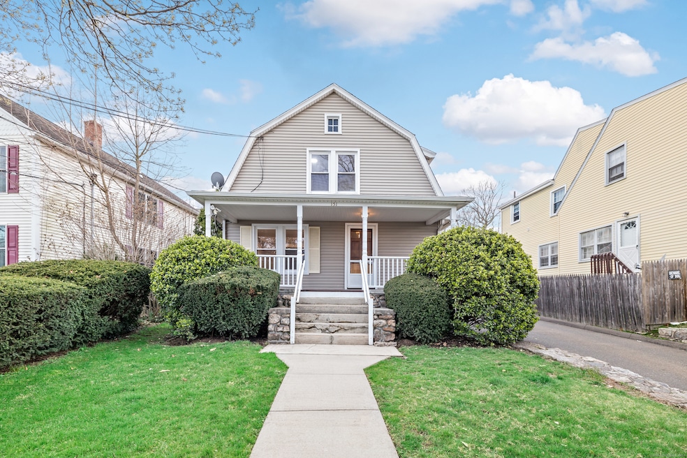 151 Seaside Ave unit 1, Stamford, CT 06902 - photo 1