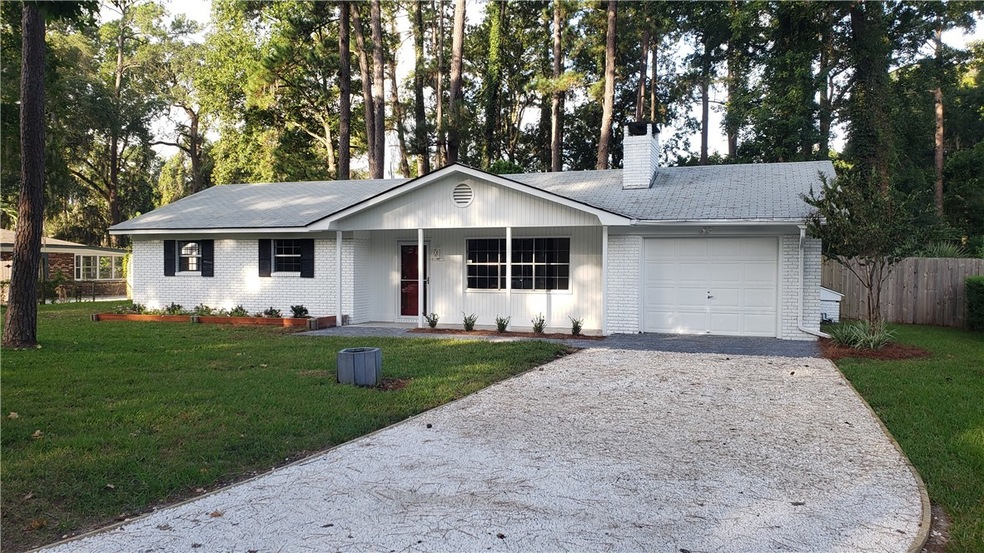 213 Anderson Dr, Brunswick, GA 31520 - photo 1