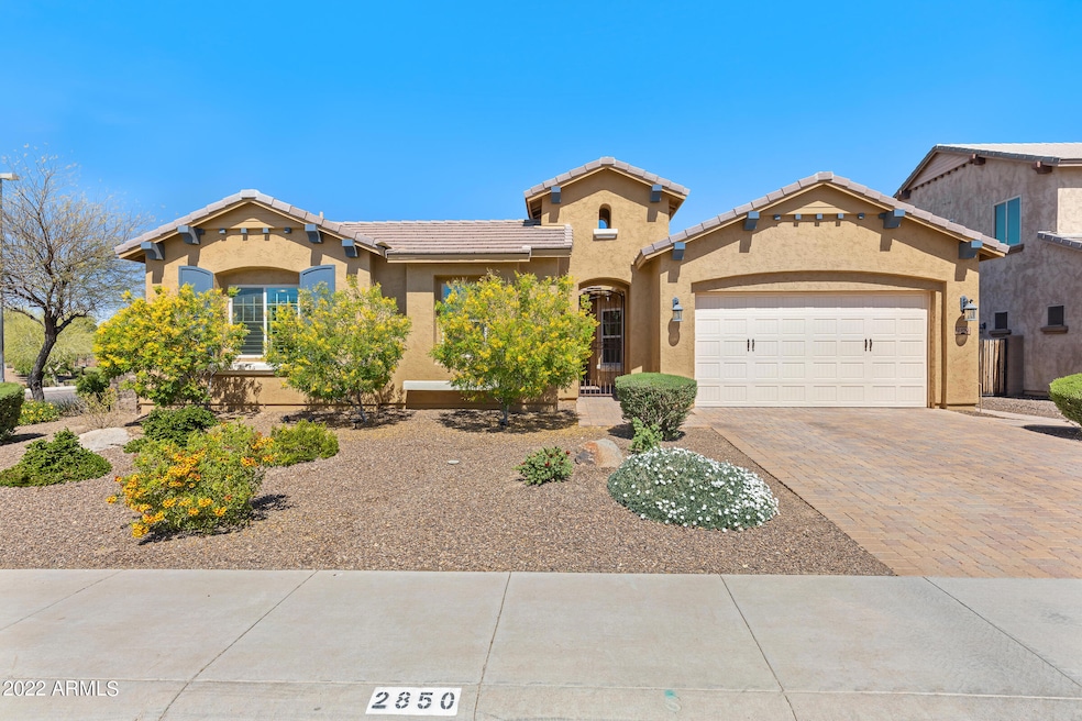 2850 E Longhorn Dr-1