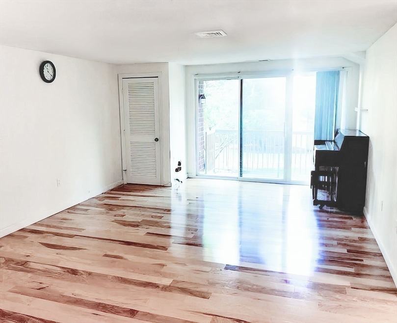 Parkway Plaza South unit 115, Medford, MA 02155 - photo 1