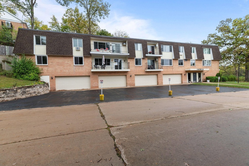 10 Green Bay Ct unit 105, Appleton, WI 54911 - photo 1