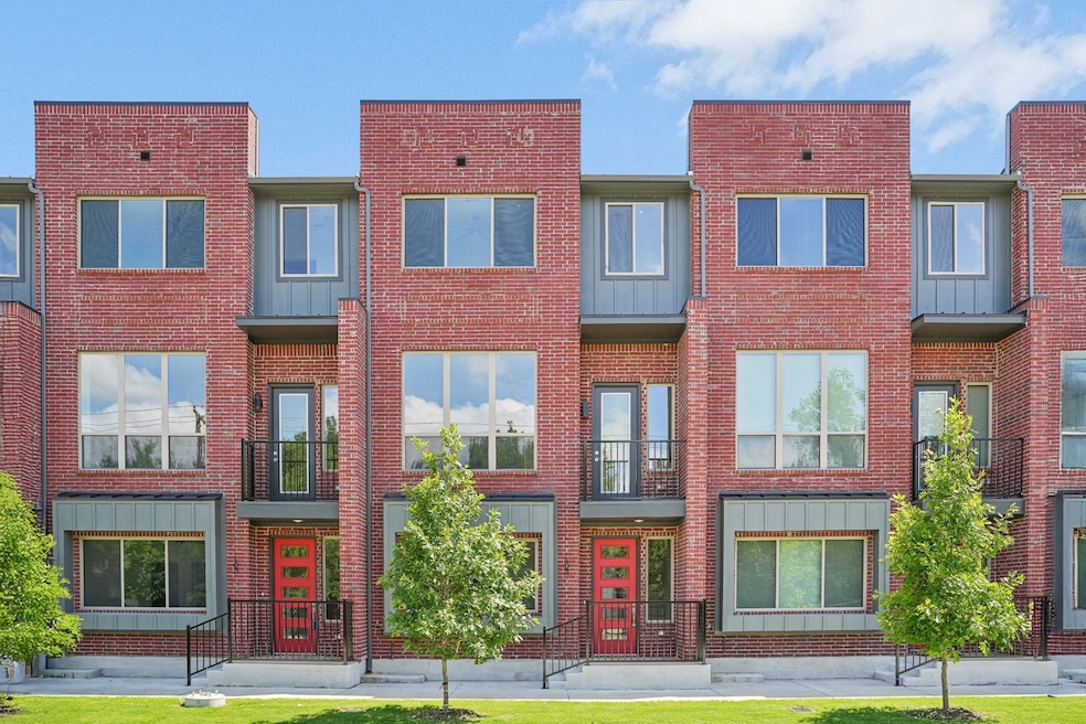 2524 Havenhurst St unit 102, Farmers Branch, TX 75234 - photo 1