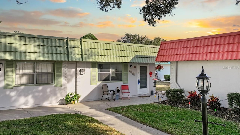 1802 Bedford Ln unit 2, Sun City Center, FL 33573 - photo 1