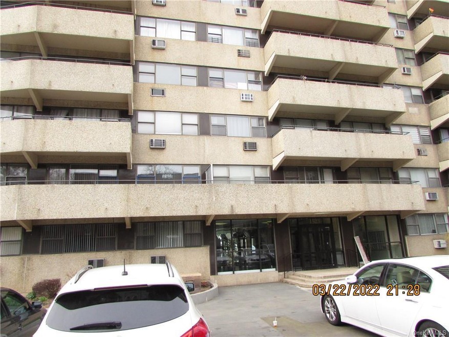 Tower One unit 16G, Yonkers, NY 10710 - photo 1