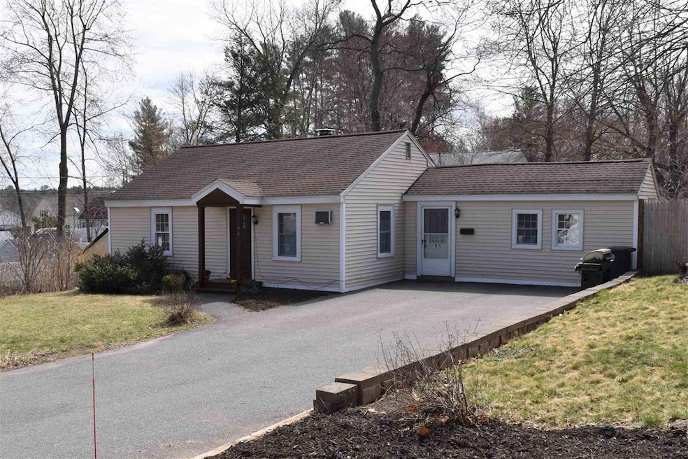 95 Dodge St, Nashua, NH 03064 - photo 1