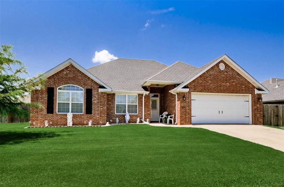 708 Grant Ave, Prairie Grove, AR 72753 - photo 1