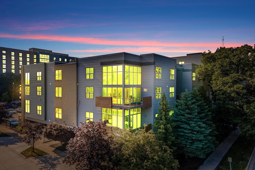 614 S Troy St unit 109, Royal Oak, MI 48067 - photo 1