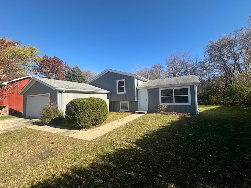 1301 Lizabeth Ln, Waukegan, IL 60087 - photo 1