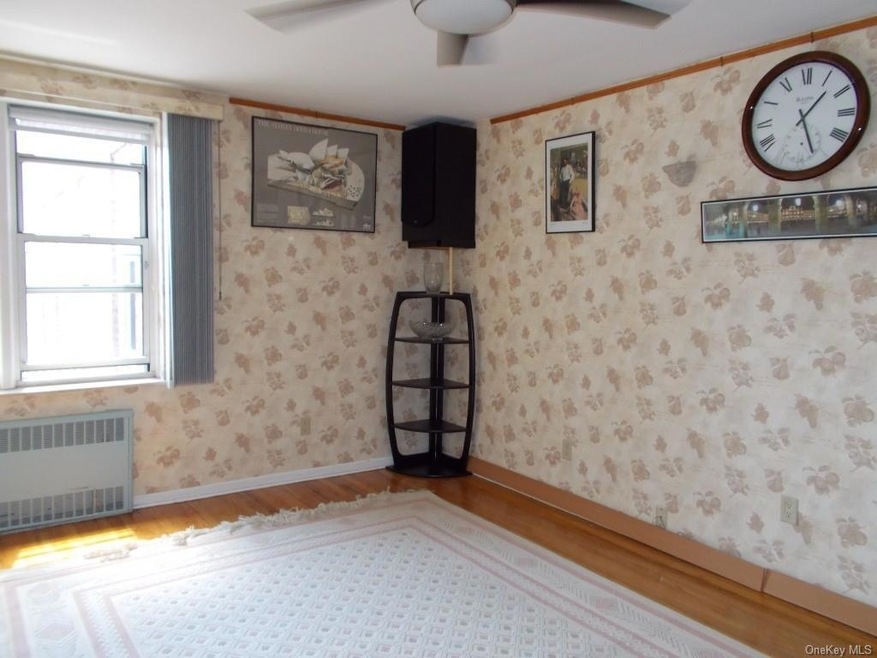 McCorkle Cooperative Apartments unit 6T, Bronxville, NY 10708 - photo 1