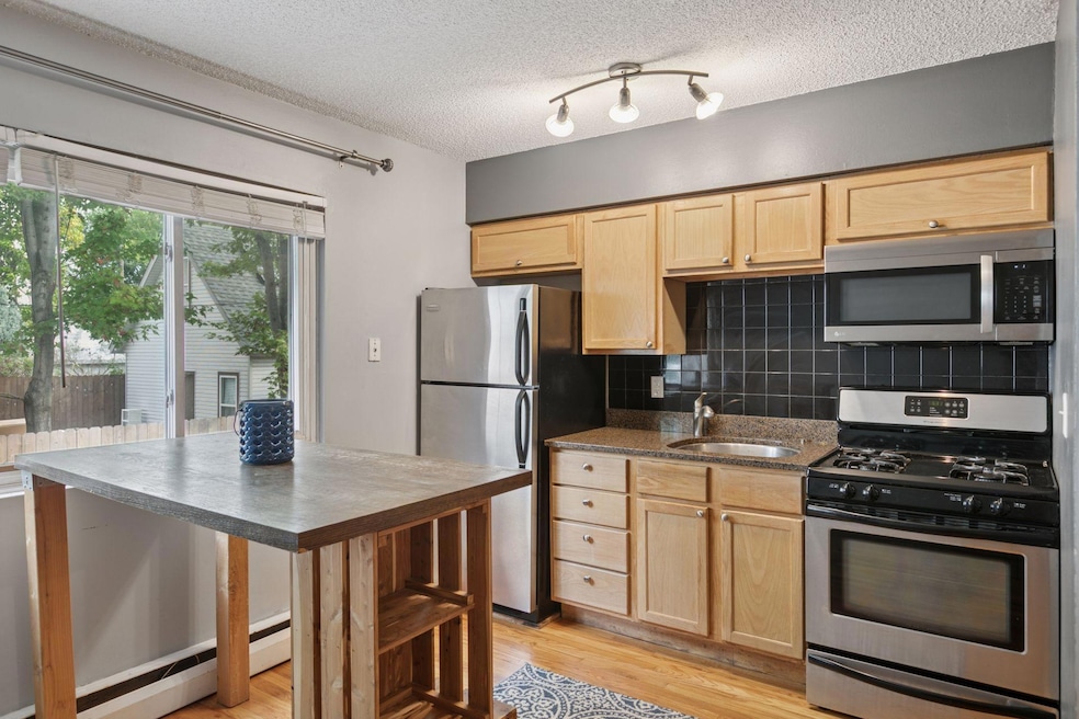 2639 Colfax Ave South - Spacecrafting - 0014.jpg