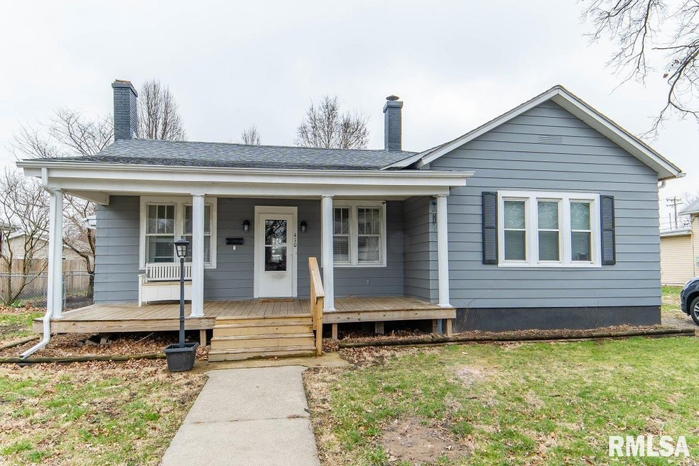 410 N Hamilton St, Lincoln, IL 62656 - photo 1